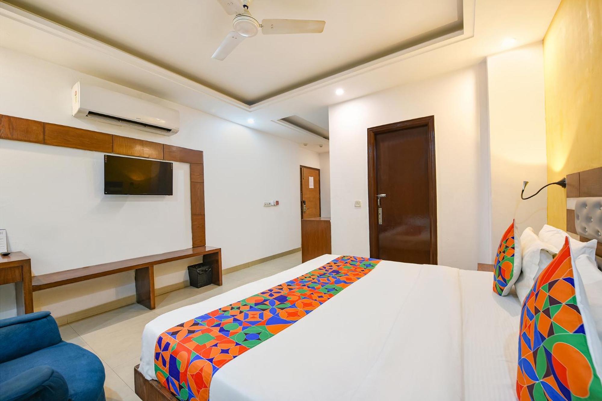 Fabhotel The Kings Plaza Neu-Delhi Exterior foto